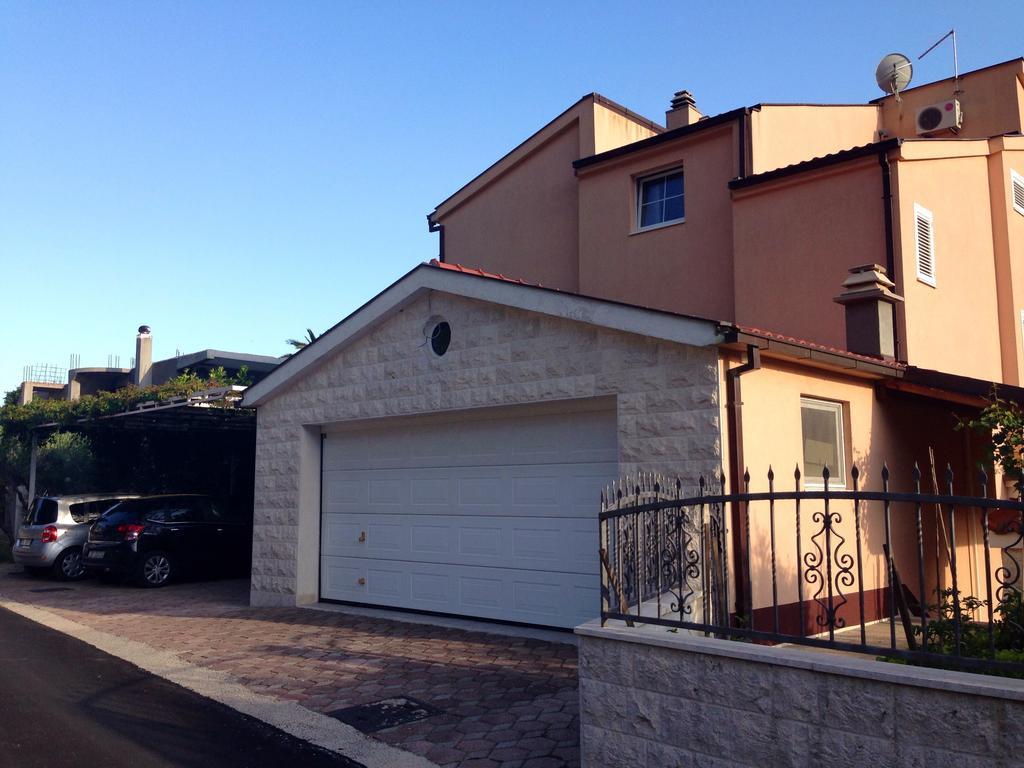 Villakamena Drvenik  Exterior photo
